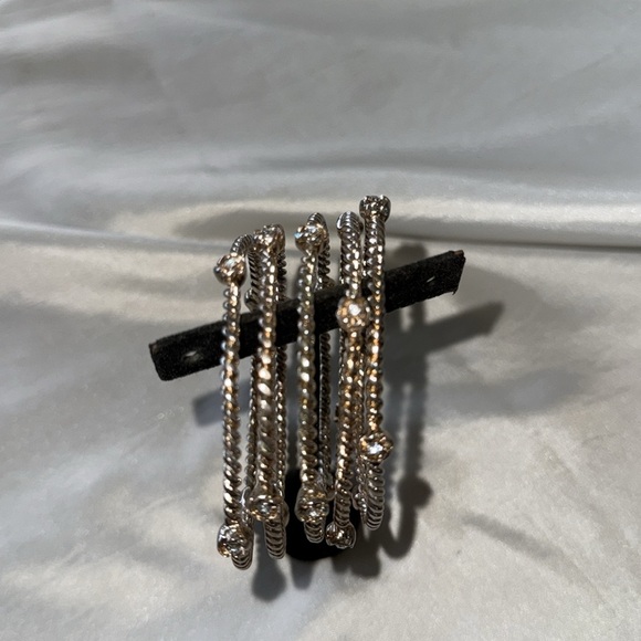 Elegant Gold Cable Bangle Set Rhinestone Flower Accents Set of 5 - Picture 4 of 11